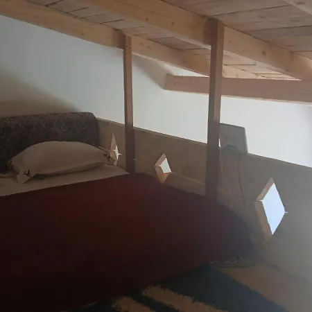 Planinska Kuca Bajni シャレー *