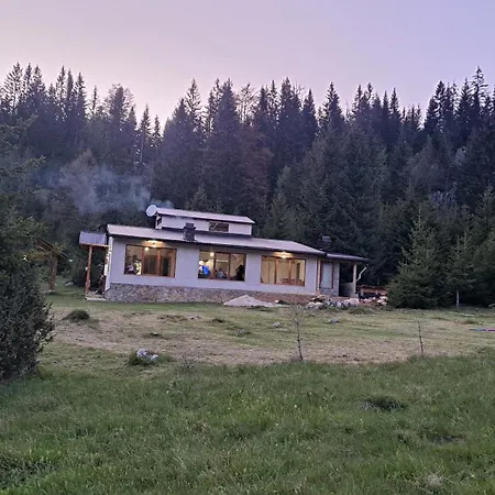 Planinska Kuca Bajni בקתה