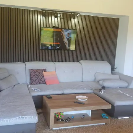 Planinska Kuca Bajni シャレー Vlajsovici