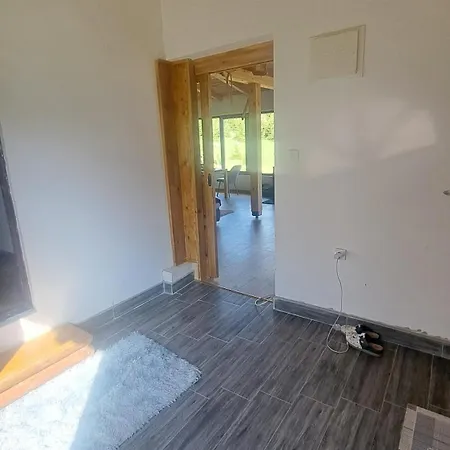 Planinska Kuca Bajni בקתה *